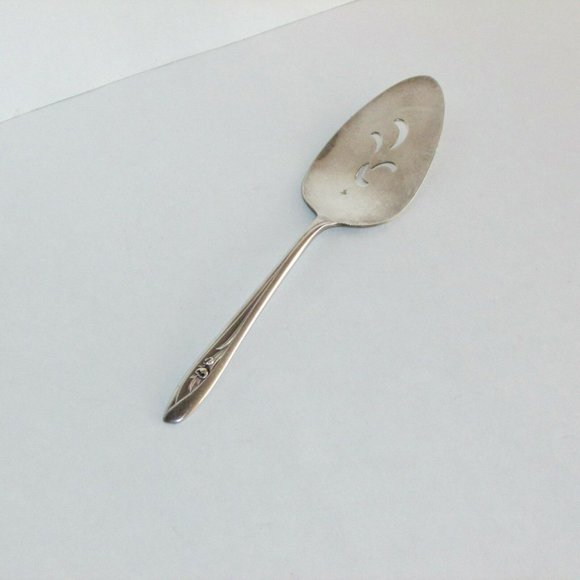 1950's Vintage Silvery Tulip Silver Plate Pie Cake Server Lifter Cottagecore - Picture 5 of 6